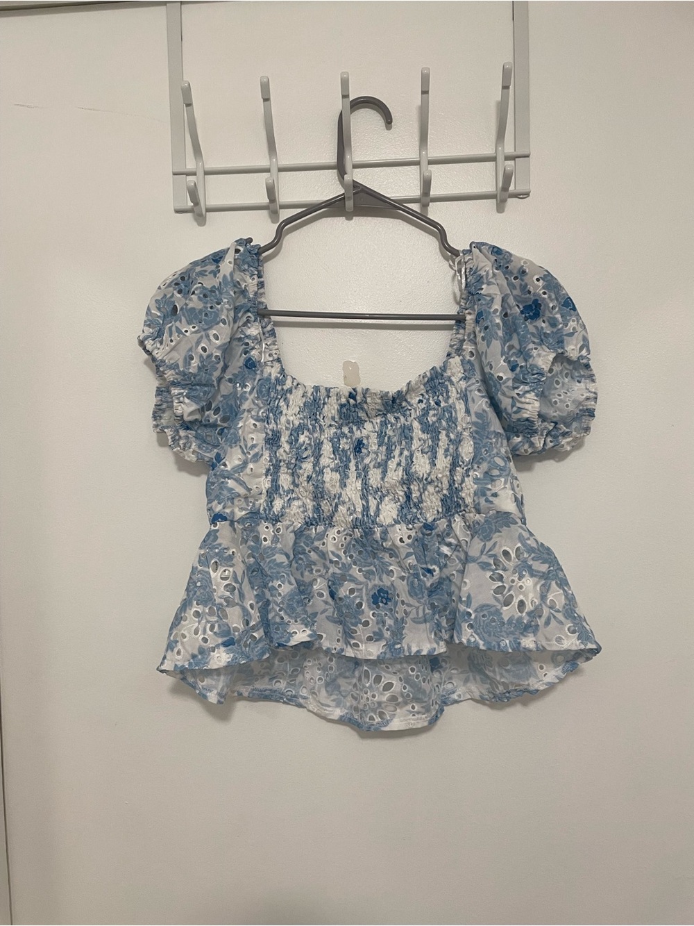 GIGIO Blue Floral Eyelet Puff Sleeve Peplum Top - Picture 2 of 2